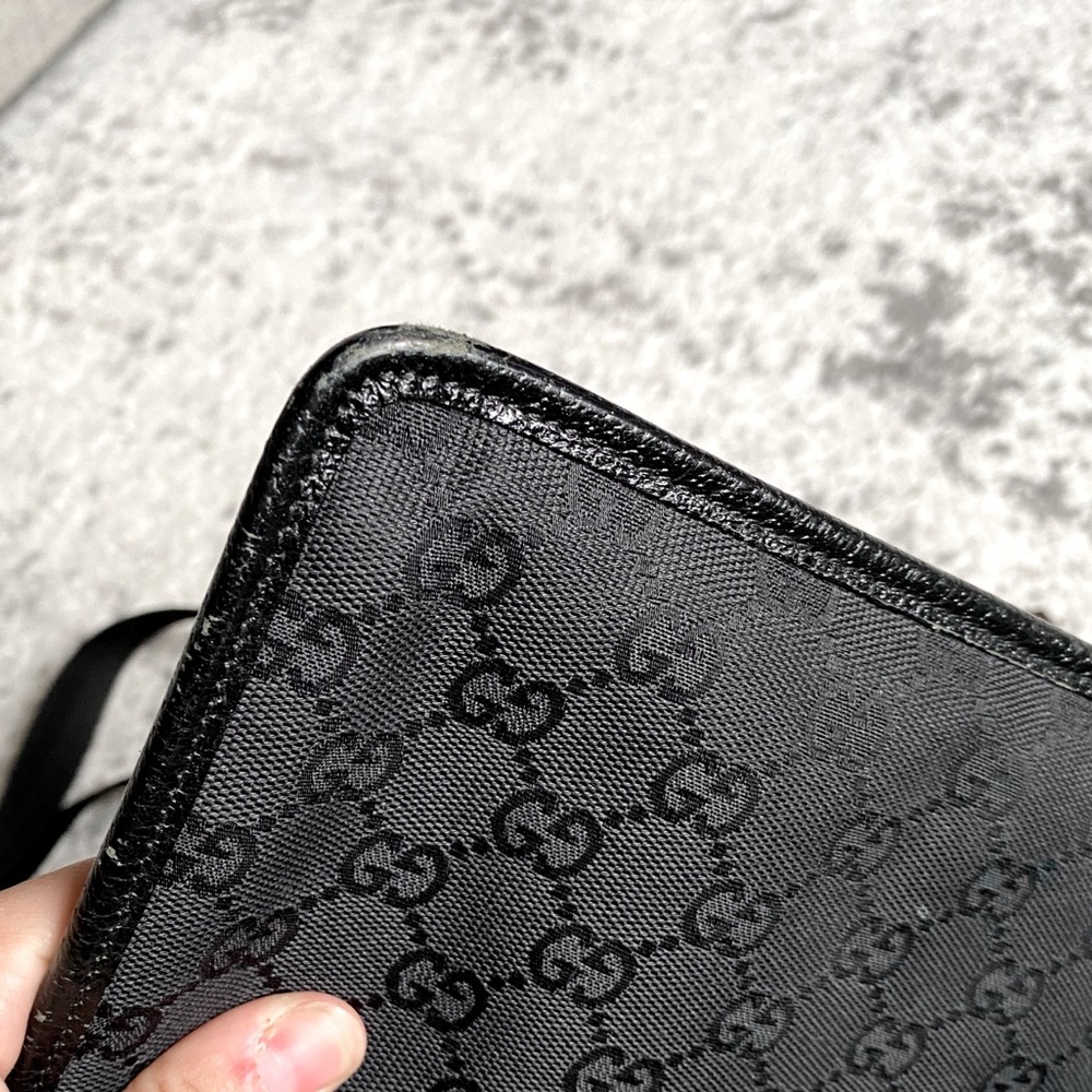 Gucci men’s women’s GG guccissima crossbody - Picture 3 of 8